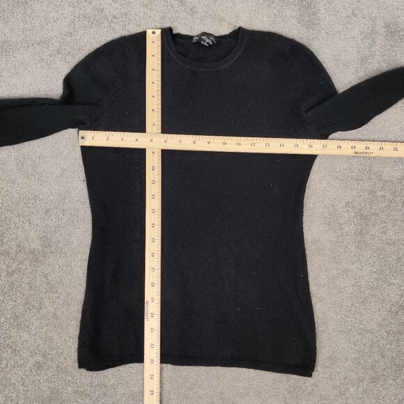 Lord & Taylor Women's Sweater Size M Gray Cashmere Business Casual Chic - Picture 4 of 6